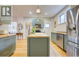 8 SPRING Street E - 20