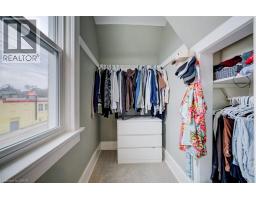 8 SPRING Street E - 26