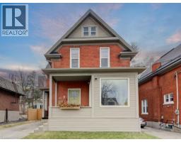 8 SPRING Street E - 3