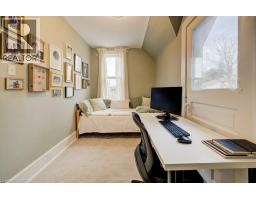 8 SPRING Street E - 32