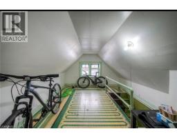 8 SPRING Street E - 33