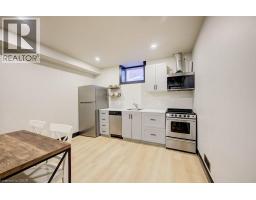 8 SPRING Street E - 38