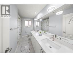 42 TUPPER Crescent - 11