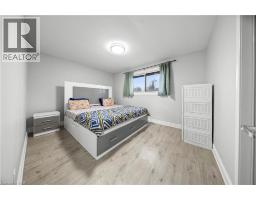 42 TUPPER Crescent - 12