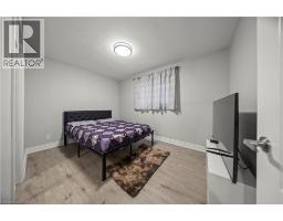 42 TUPPER Crescent - 13