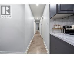 42 TUPPER Crescent - 16