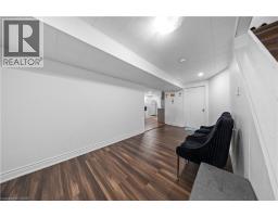 42 TUPPER Crescent - 18