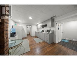 42 TUPPER Crescent - 19