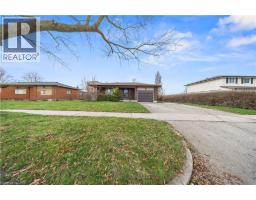 42 TUPPER Crescent - 2