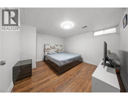 42 TUPPER Crescent - 21