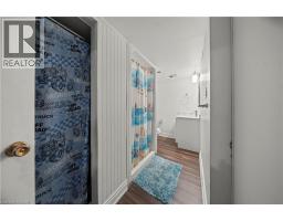 42 TUPPER Crescent - 22