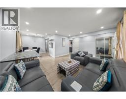 42 TUPPER Crescent - 4