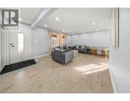 42 TUPPER Crescent - 5