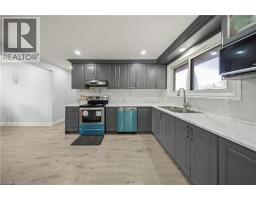 42 TUPPER Crescent - 6