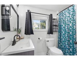 12 OUSE Street S - 35