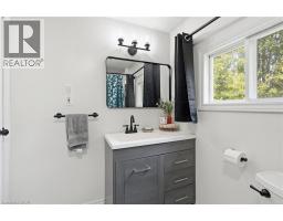 12 OUSE Street S - 36