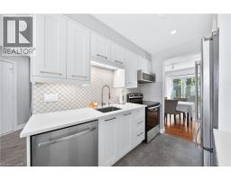 375 KINGSCOURT Drive UnitNo. 20 - 15