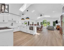 486 WINNIETT Street - 10