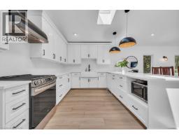 486 WINNIETT Street - 11