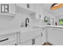 486 WINNIETT Street - 12