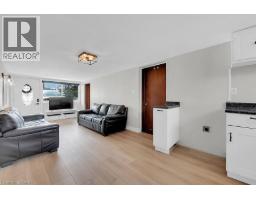 486 WINNIETT Street - 32