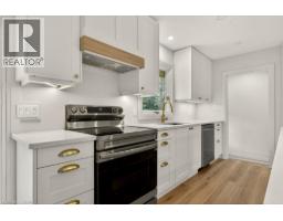 18 GARDEN Avenue - 10