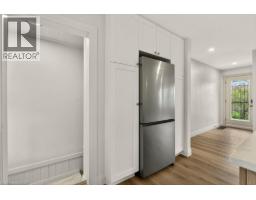 18 GARDEN Avenue - 14