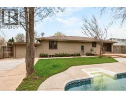 18 GARDEN Avenue - 37