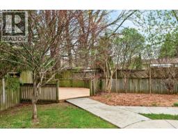 18 GARDEN Avenue - 40