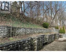 22 DUNDONALD Road - 36