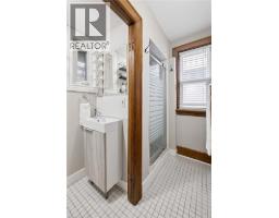22 DELLROY Avenue - 19