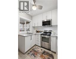 22 DELLROY Avenue - 22