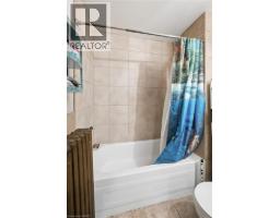 22 DELLROY Avenue - 33