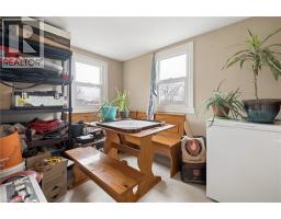 22 DELLROY Avenue - 36