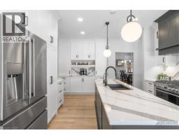 2 CLOVERLEA Crescent - 12