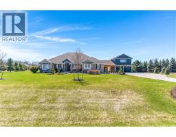 2 CLOVERLEA Crescent - 2