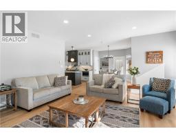2 CLOVERLEA Crescent - 21