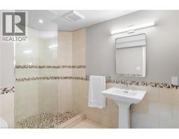 2 CLOVERLEA Crescent - 38