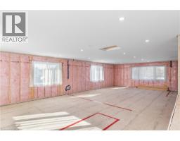 2 CLOVERLEA Crescent - 42