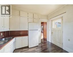 160 HEAD Street N - 21