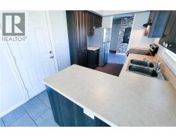 20 MCCONKEY Crescent - 12