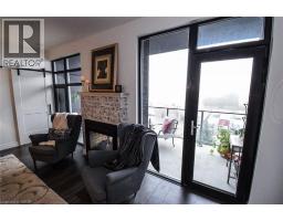 38 HARBOUR Street UnitNo. PH412 - 15
