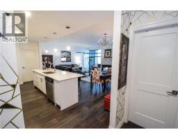 38 HARBOUR Street UnitNo. PH412 - 4
