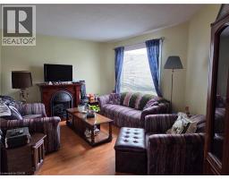 60 ELMSDALE Drive UnitNo. 9 - 4