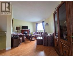 60 ELMSDALE Drive UnitNo. 9 - 6