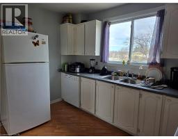 60 ELMSDALE Drive UnitNo. 9 - 9
