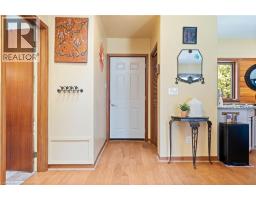 425 NORFOLK Street S - 8