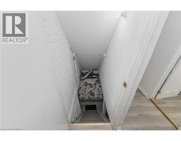 100 ROSEVIEW Avenue - 14