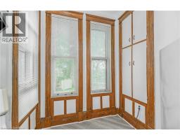 100 ROSEVIEW Avenue - 7