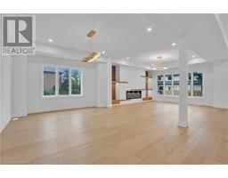 386 SOUTHCOTE Road - 19